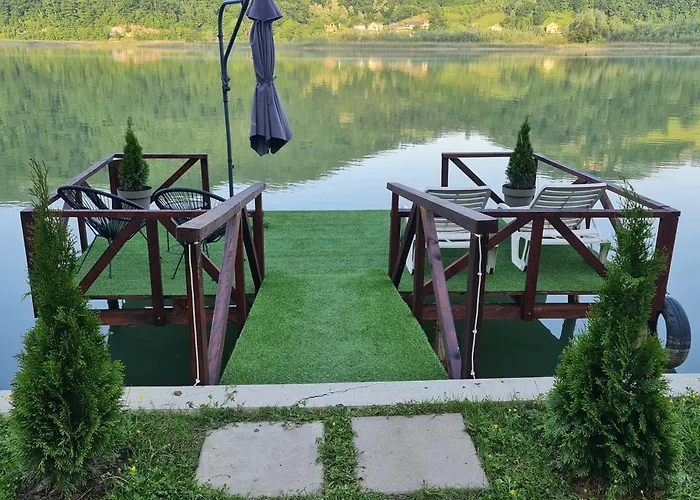 Unique Lake House Paradiso